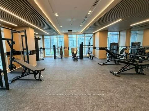 75, Billes, Bayview Village, Toronto