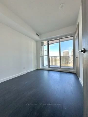 75, Billes, Bayview Village, Toronto