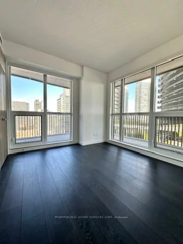 75, Billes, Bayview Village, Toronto