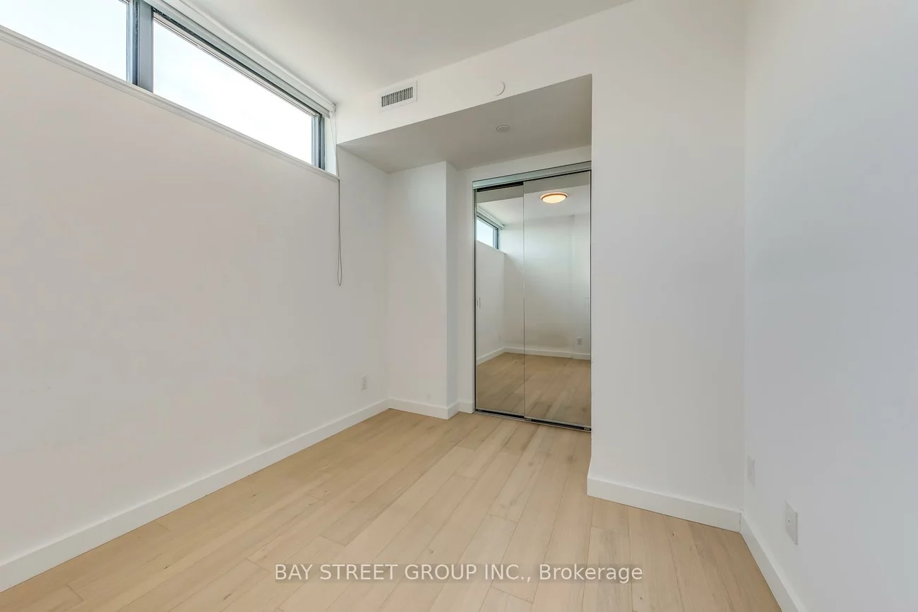 81, Wellesley, Church-Yonge Corridor, Toronto