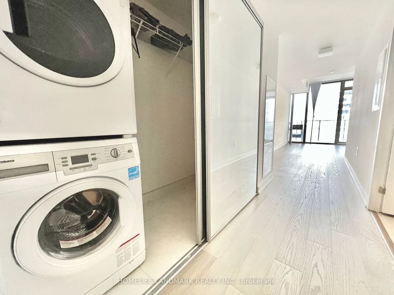 11, Wellesley, Bay Street Corridor, Toronto