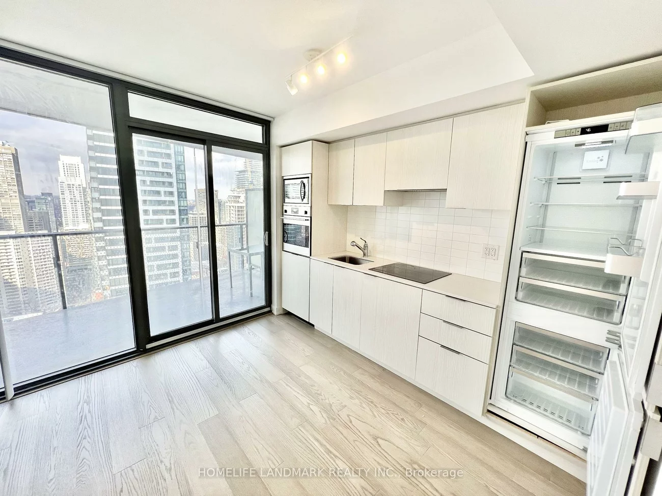 11, Wellesley, Bay Street Corridor, Toronto
