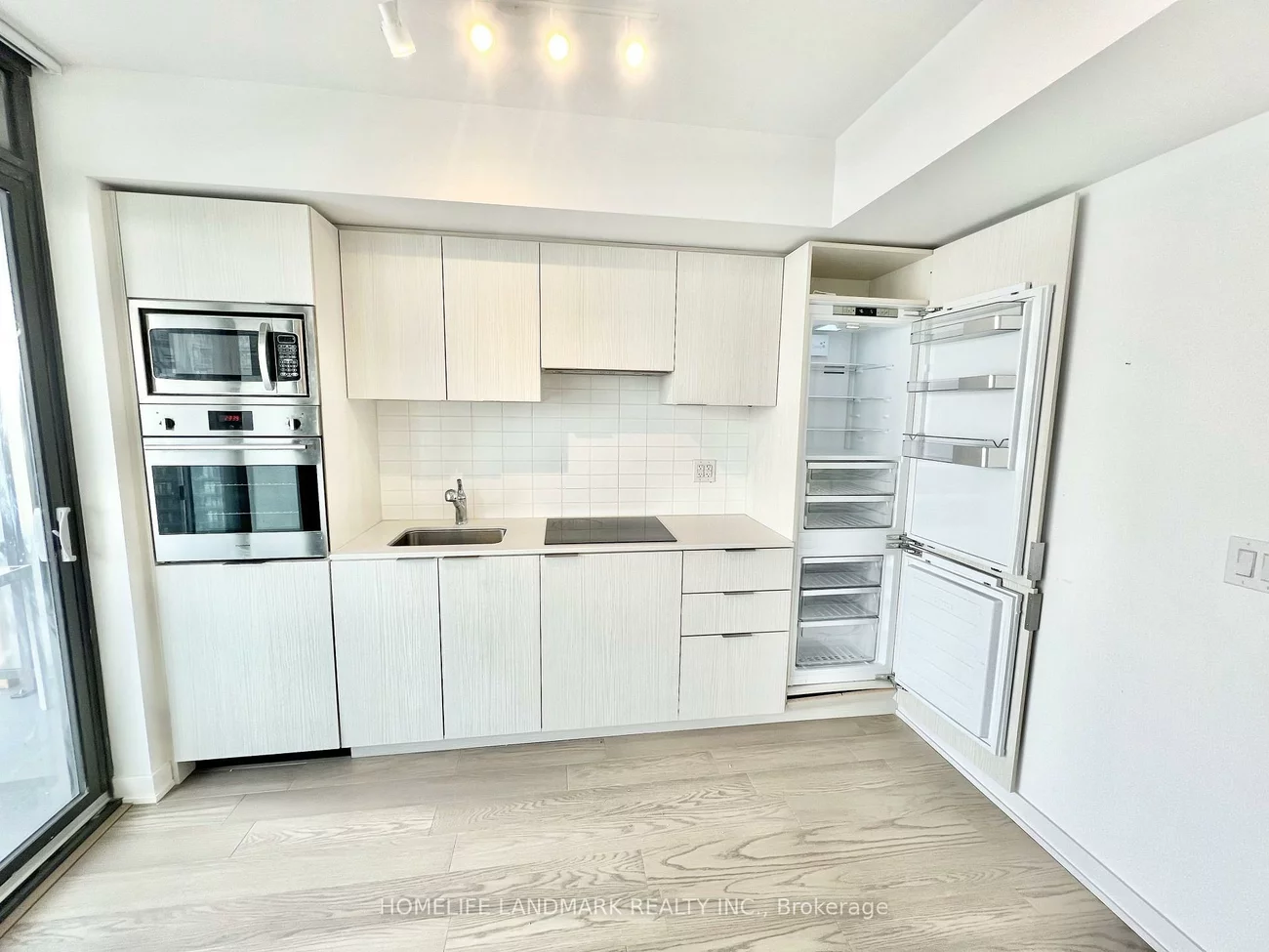 11, Wellesley, Bay Street Corridor, Toronto