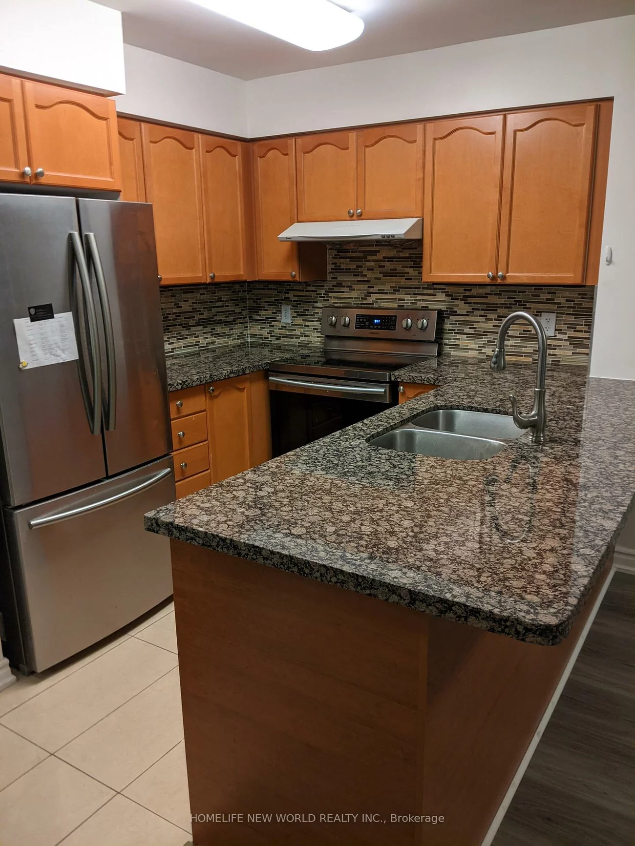 23, Hollywood, Willowdale East, Toronto