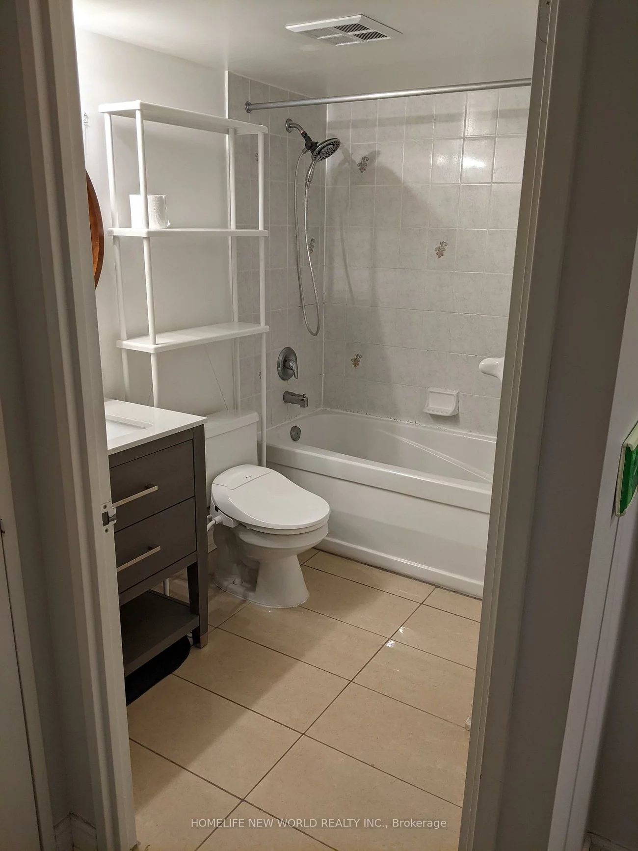 23, Hollywood, Willowdale East, Toronto