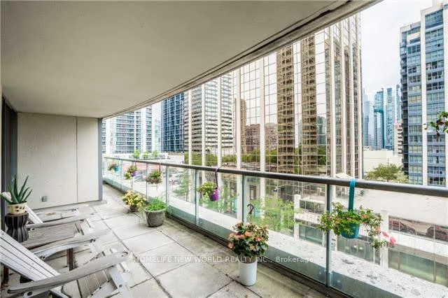 23, Hollywood, Willowdale East, Toronto