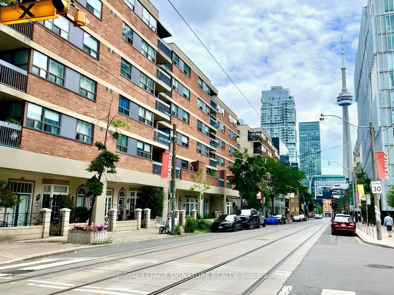 53, Mccaul, Kensington-Chinatown, Toronto