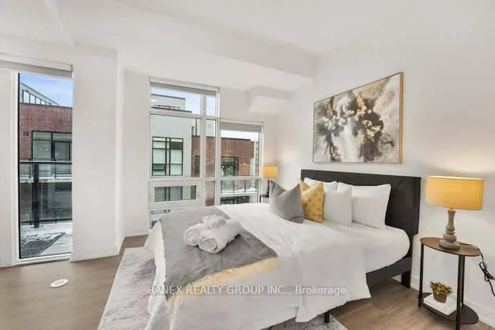 861, Sheppard, Clanton Park, Toronto