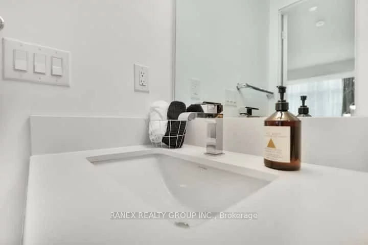 861, Sheppard, Clanton Park, Toronto