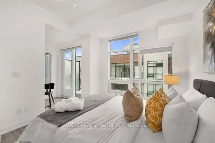861, Sheppard, Clanton Park, Toronto