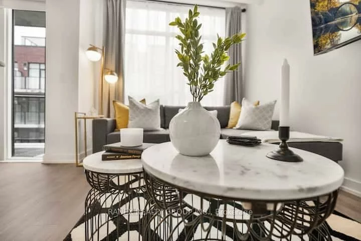 861, Sheppard, Clanton Park, Toronto