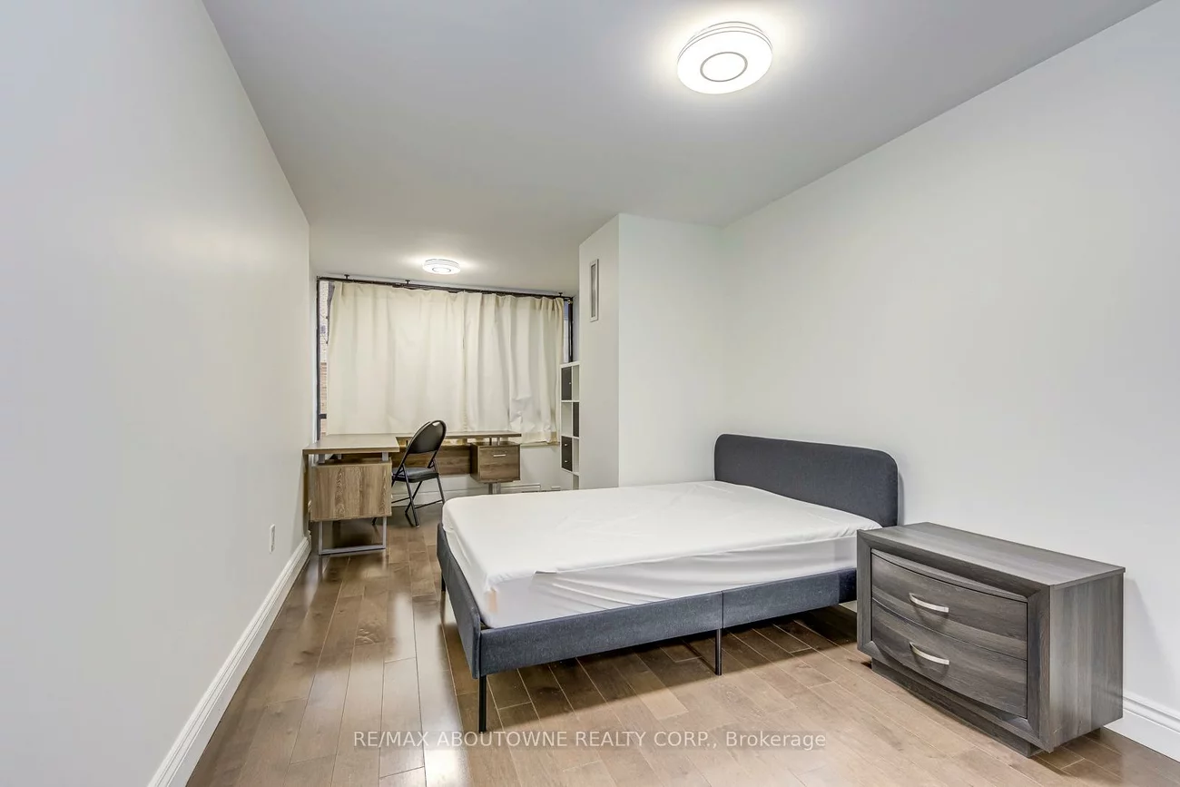 211, Saint Patrick, Kensington-Chinatown, Toronto