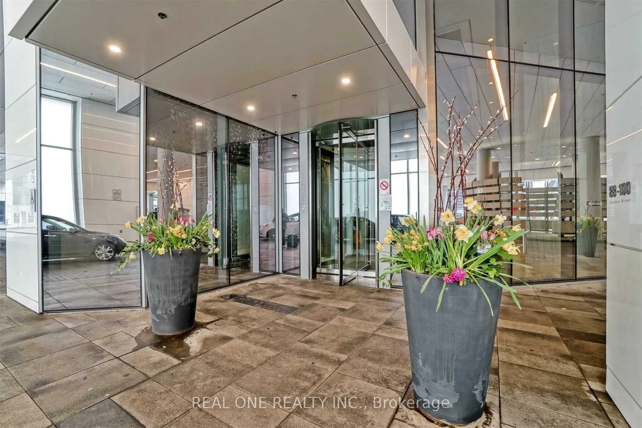 100, Harbour, Waterfront Communities C1, Toronto