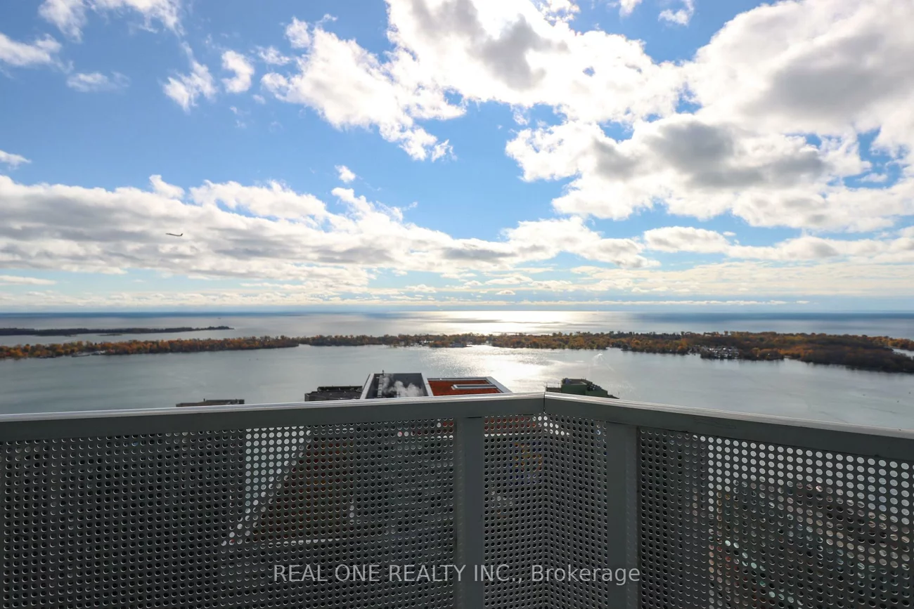 100, Harbour, Waterfront Communities C1, Toronto