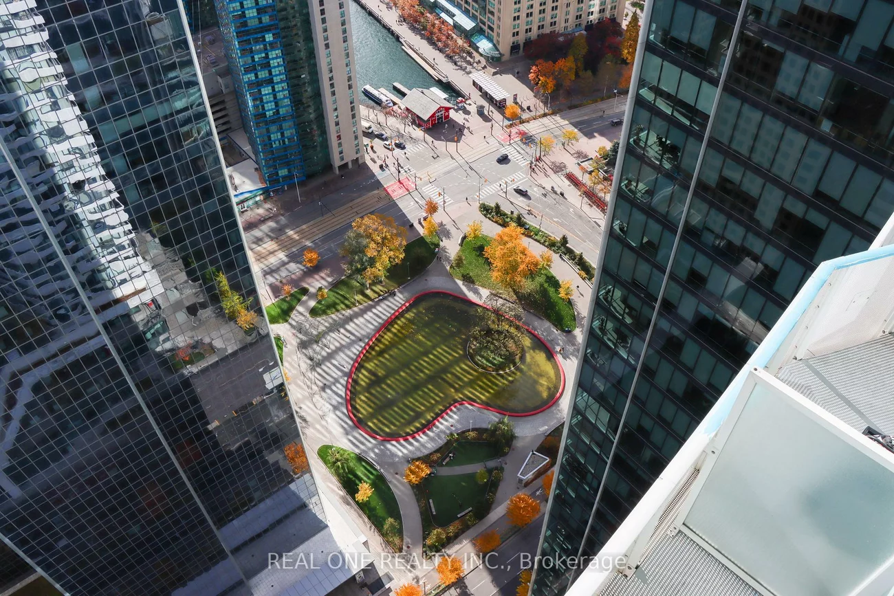 100, Harbour, Waterfront Communities C1, Toronto
