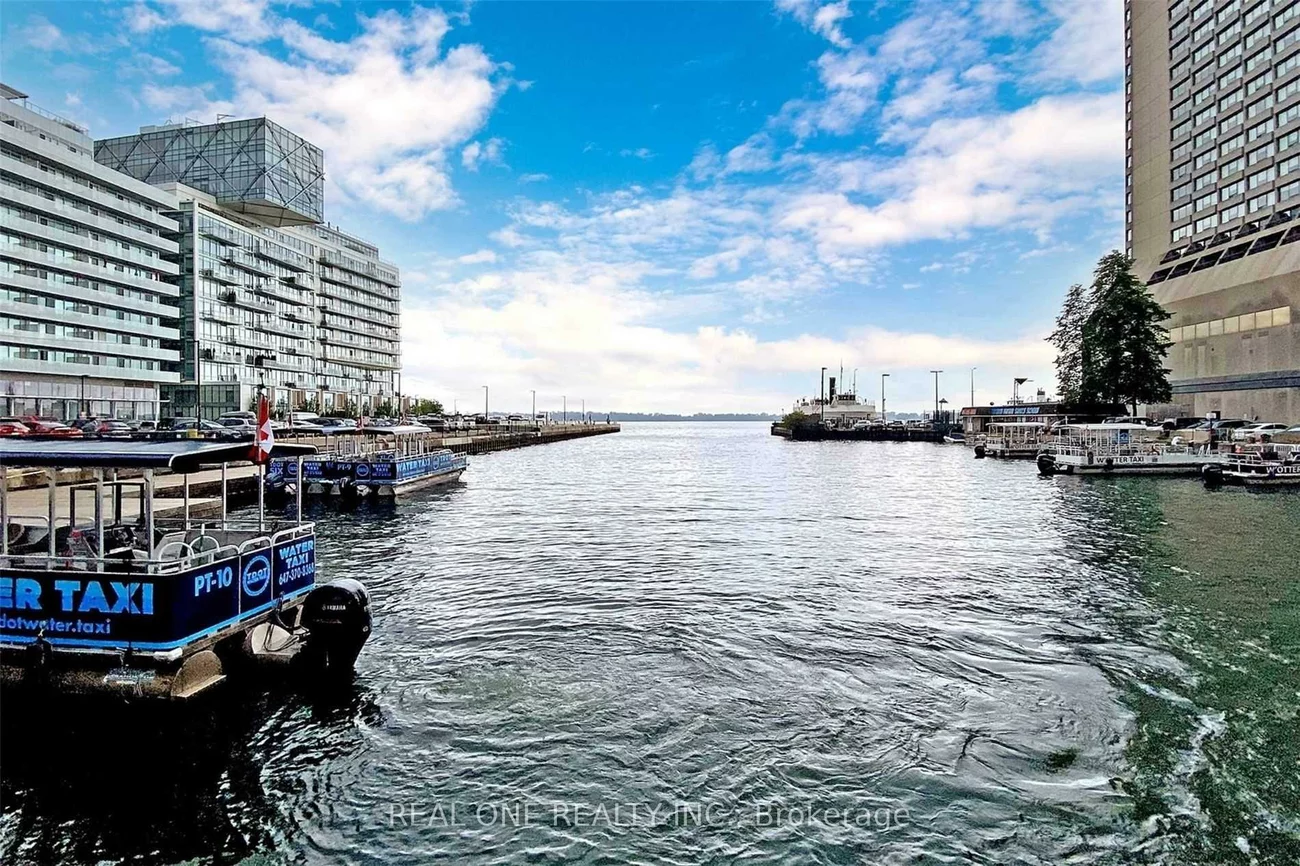 100, Harbour, Waterfront Communities C1, Toronto
