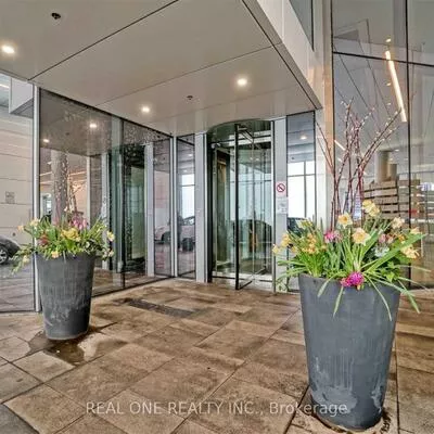 100, Harbour, Waterfront Communities C1, Toronto