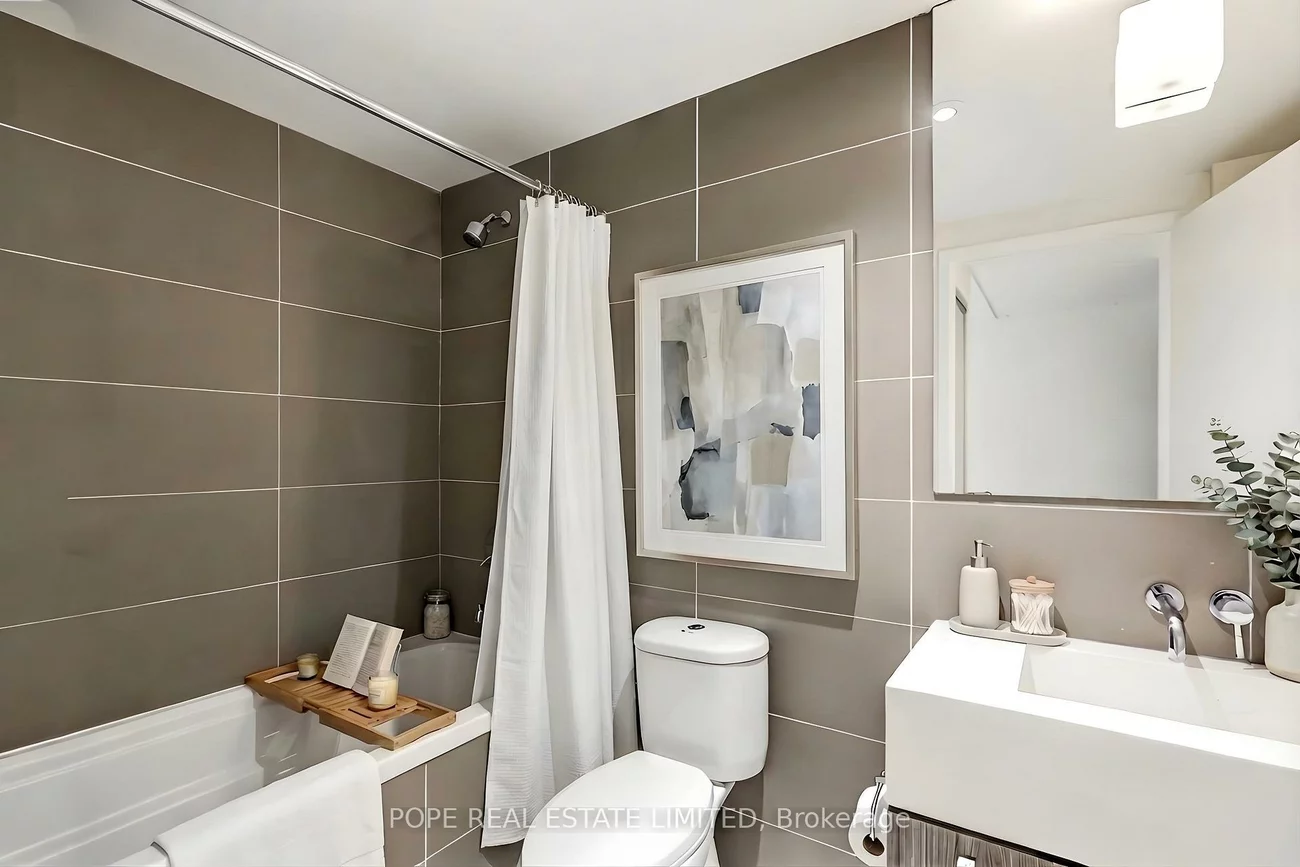 560, King, Waterfront Communities C1, Toronto
