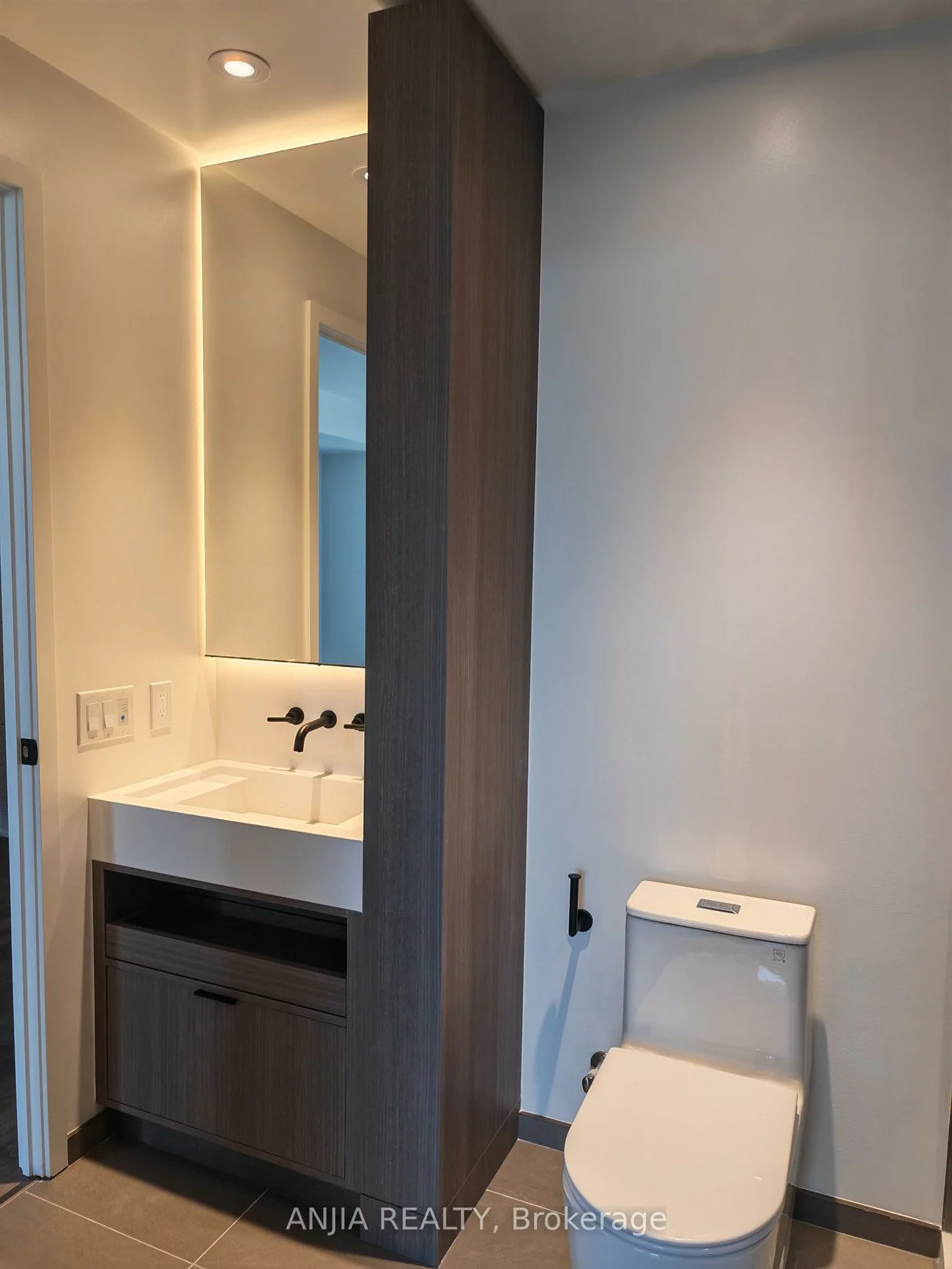 55, Charles, Church-Yonge Corridor, Toronto
