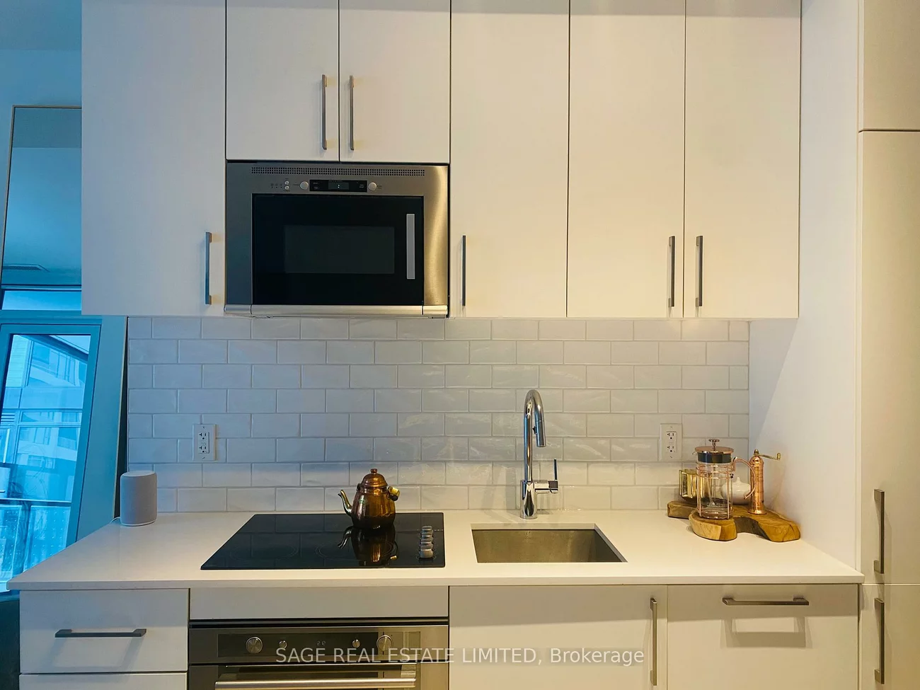 576, front, Waterfront Communities C1, Toronto