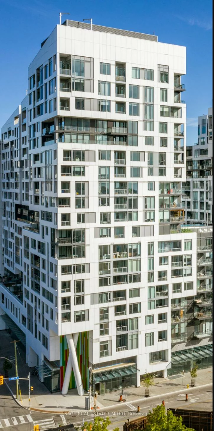 576, front, Waterfront Communities C1, Toronto
