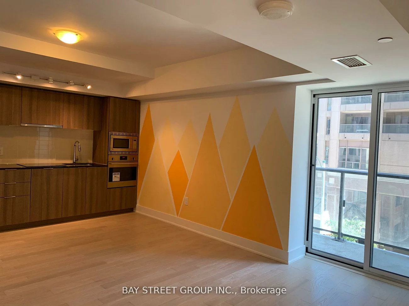 955, Bay, Bay Street Corridor, Toronto
