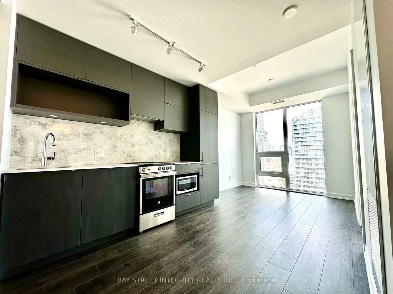 100, Queen, Church-Yonge Corridor, Toronto