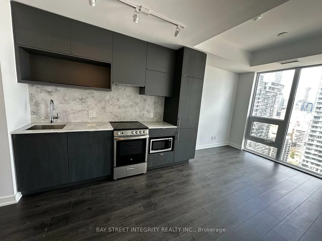 100, Queen, Church-Yonge Corridor, Toronto