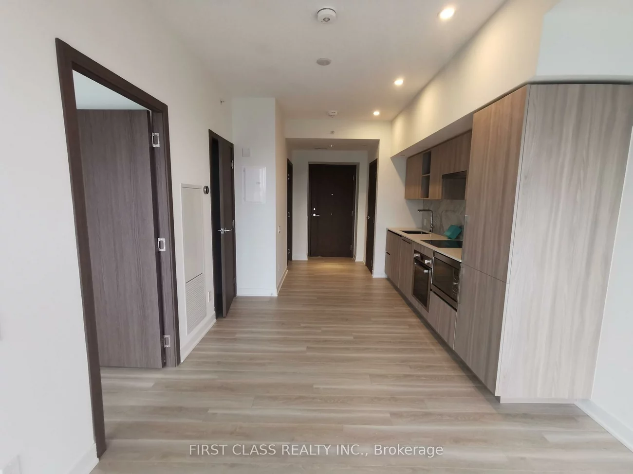17, Bathurst, Waterfront Communities C1, Toronto