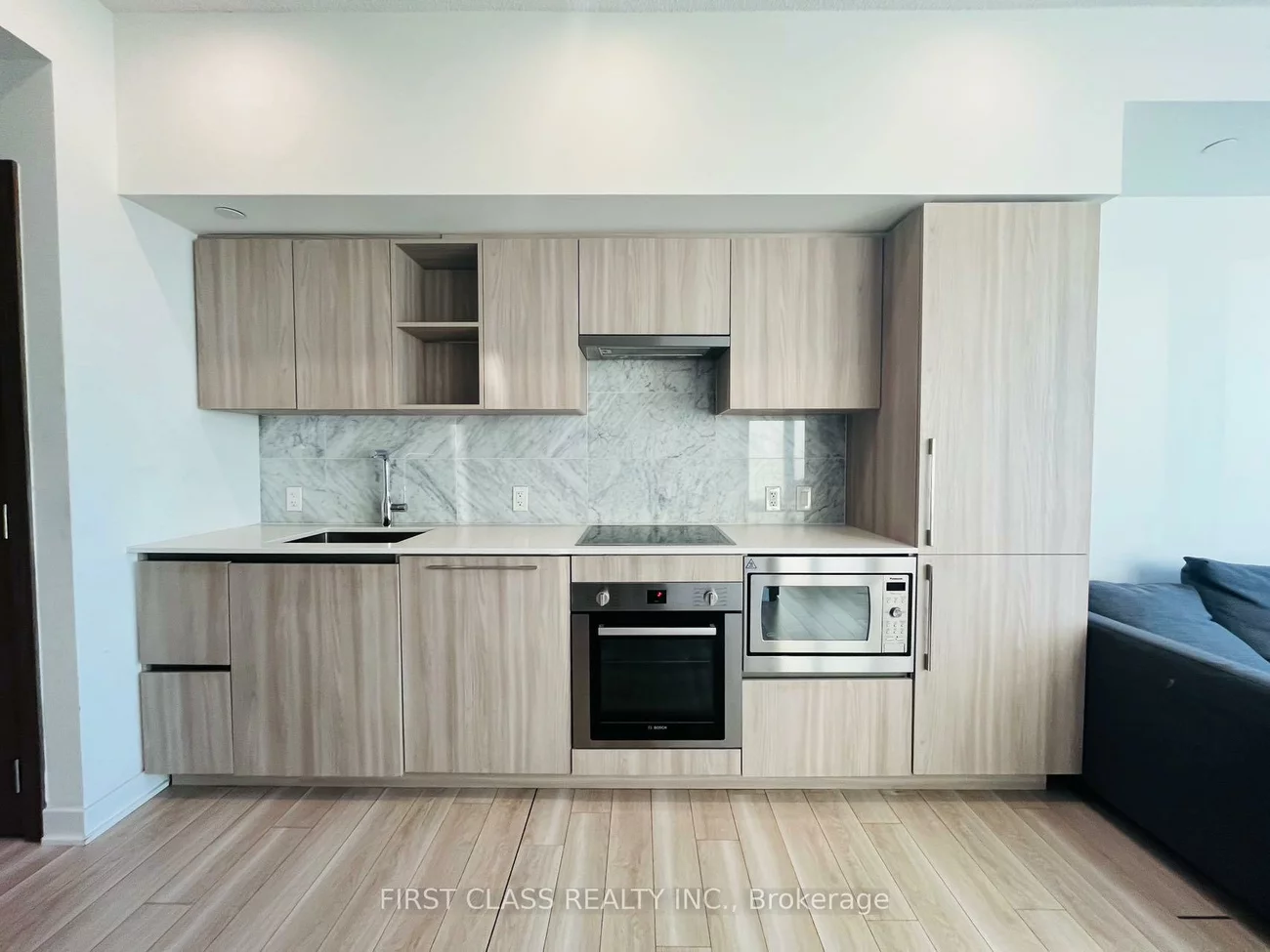 17, Bathurst, Waterfront Communities C1, Toronto