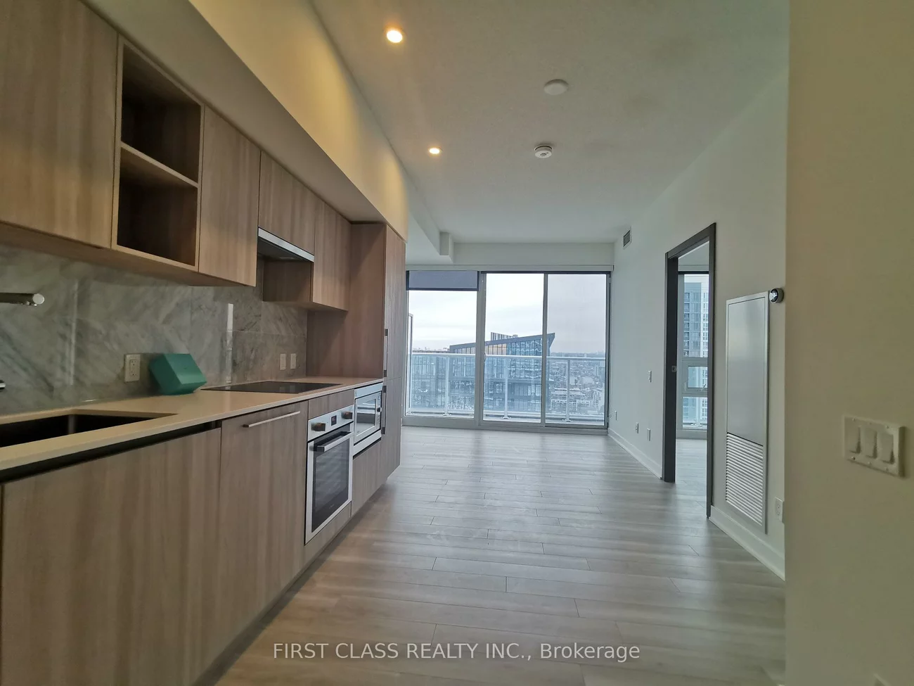 17, Bathurst, Waterfront Communities C1, Toronto