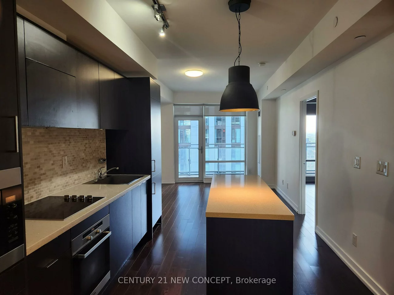 21, Widmer, Waterfront Communities C1, Toronto