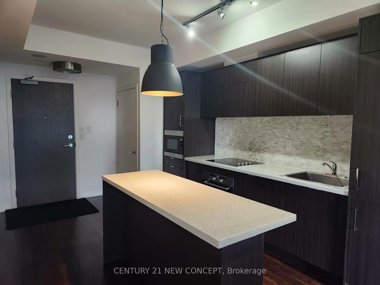 21, Widmer, Waterfront Communities C1, Toronto