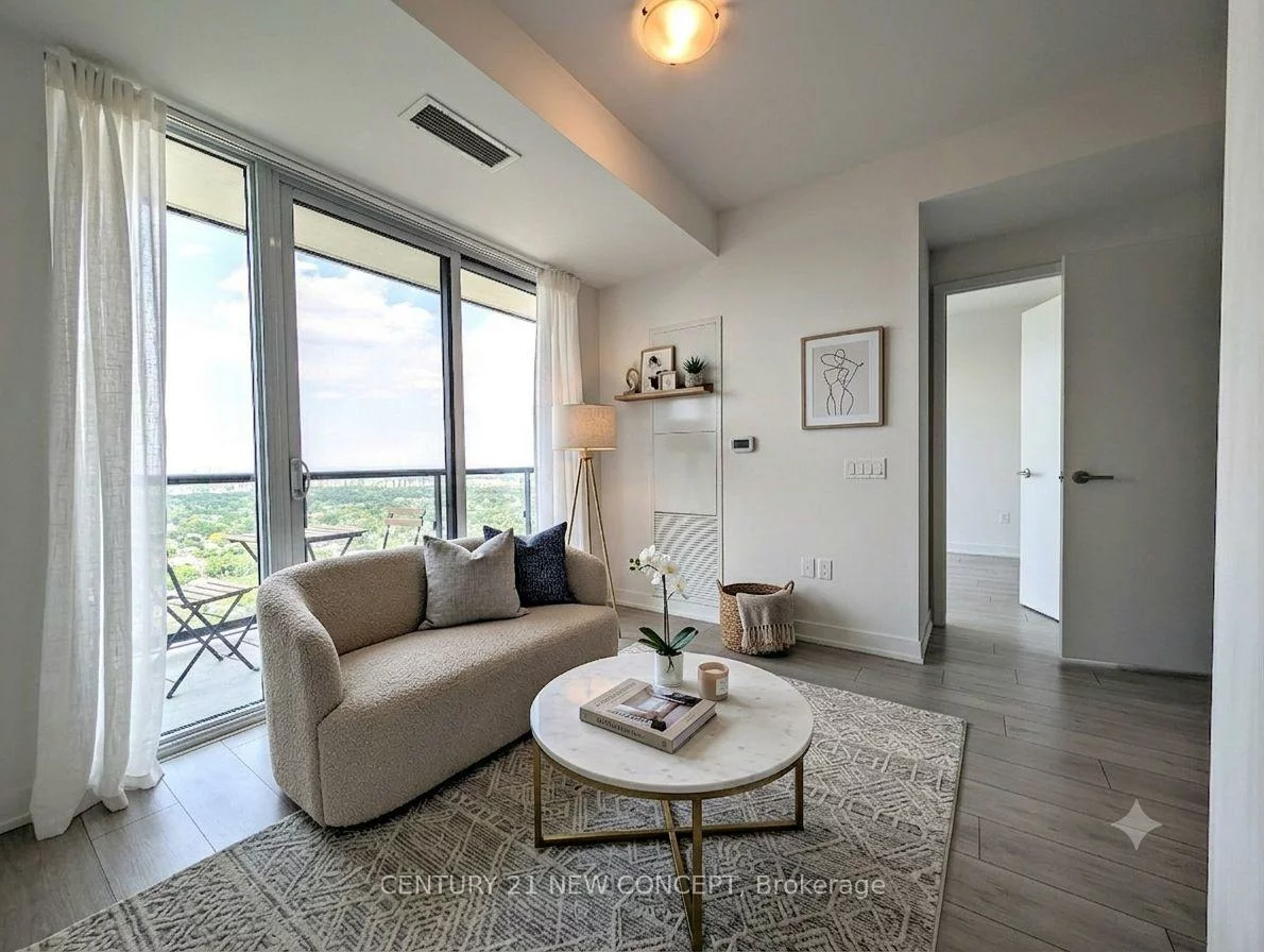 5858, Yonge, Newtonbrook West, Toronto