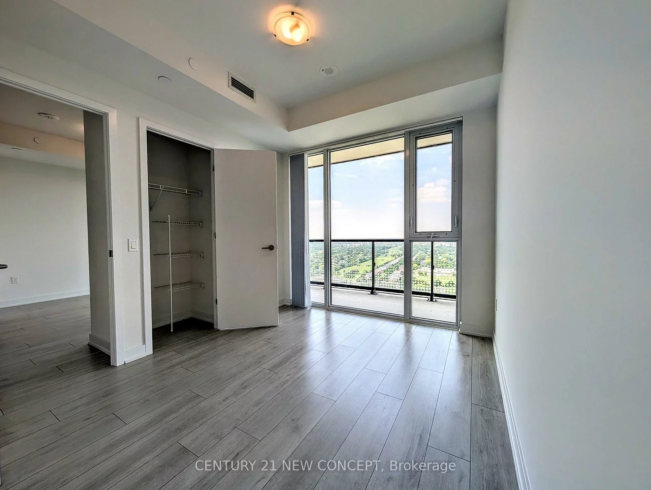 5858, Yonge, Newtonbrook West, Toronto