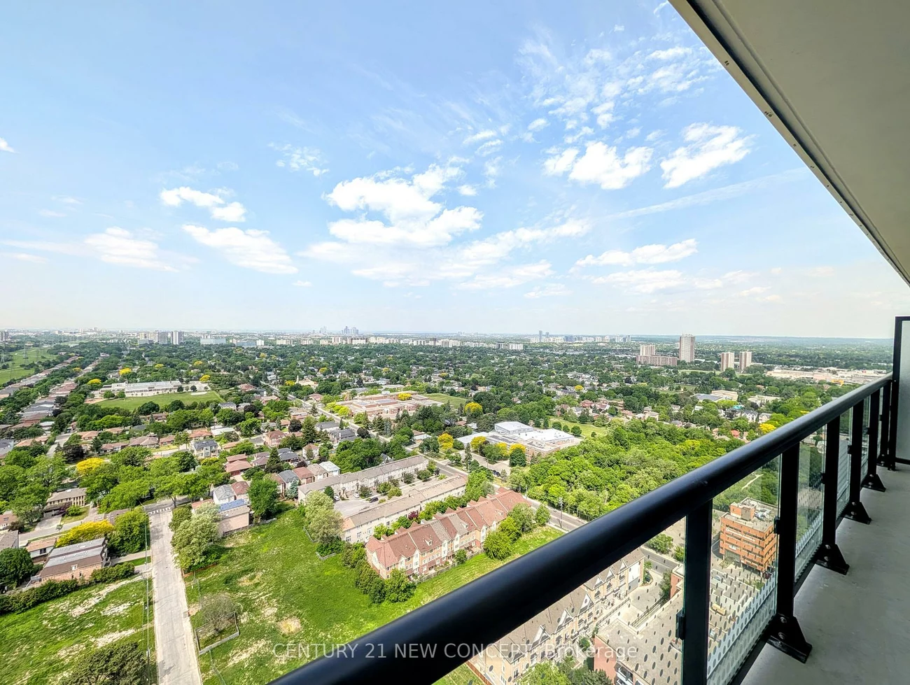 5858, Yonge, Newtonbrook West, Toronto