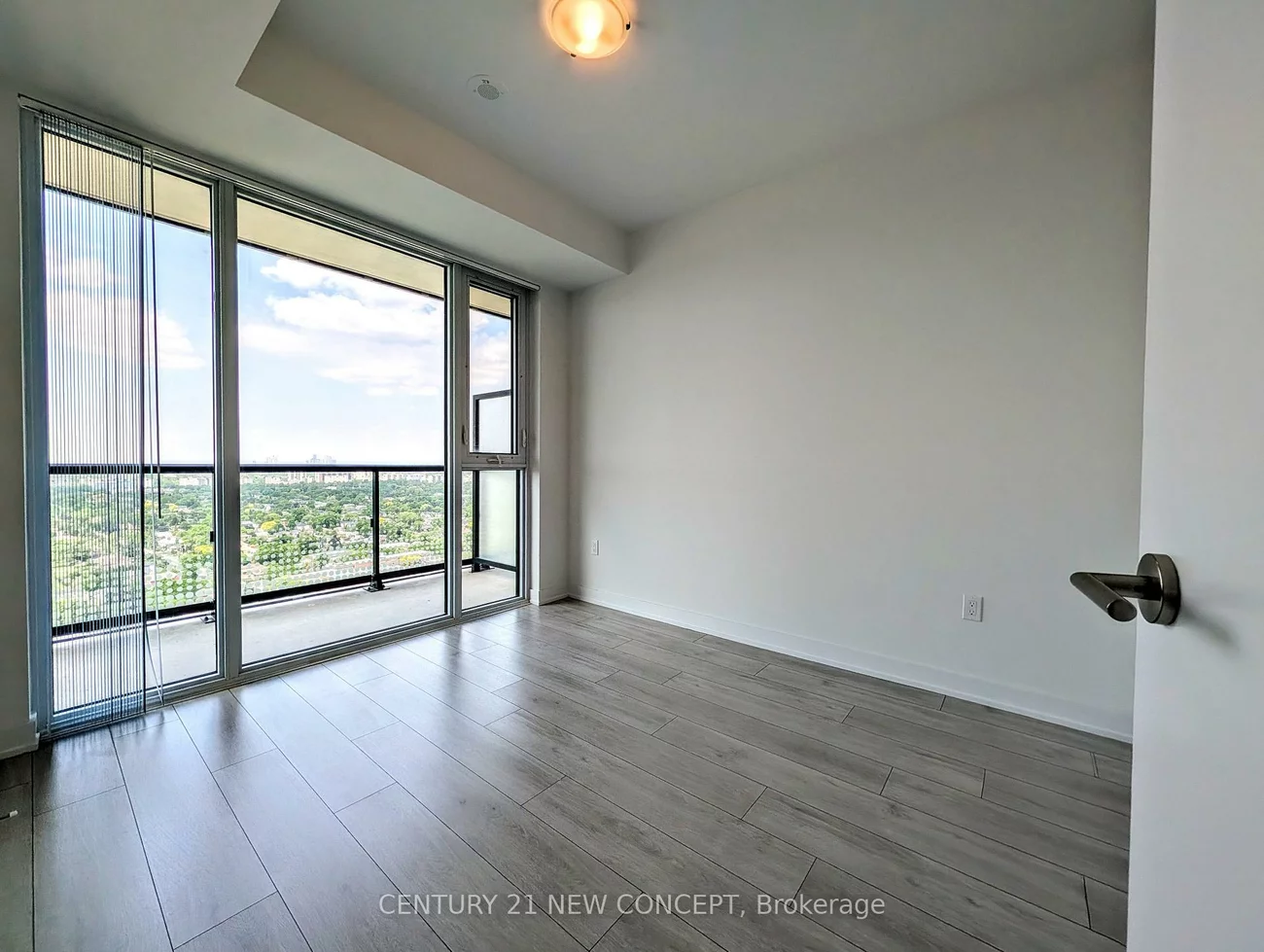 5858, Yonge, Newtonbrook West, Toronto