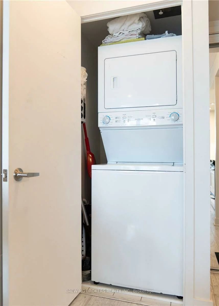 25, Telegram, Waterfront Communities C1, Toronto