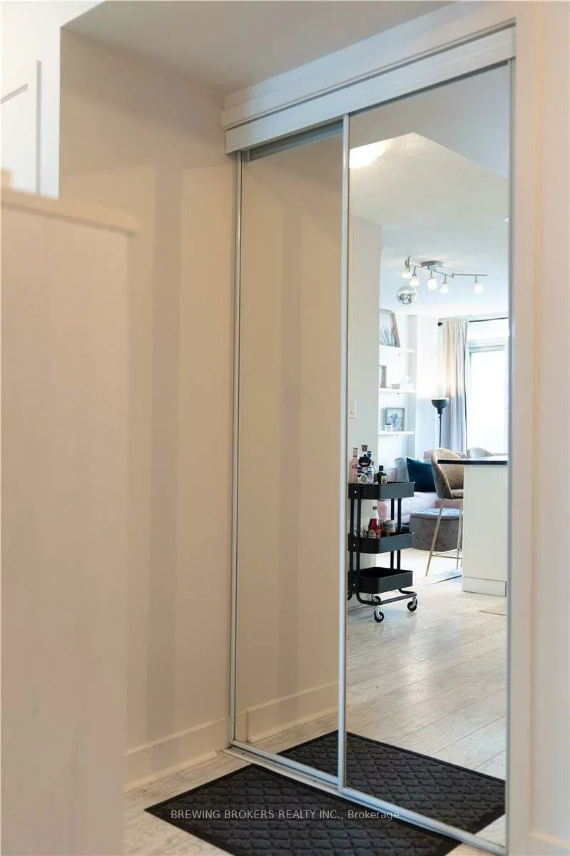 25, Telegram, Waterfront Communities C1, Toronto