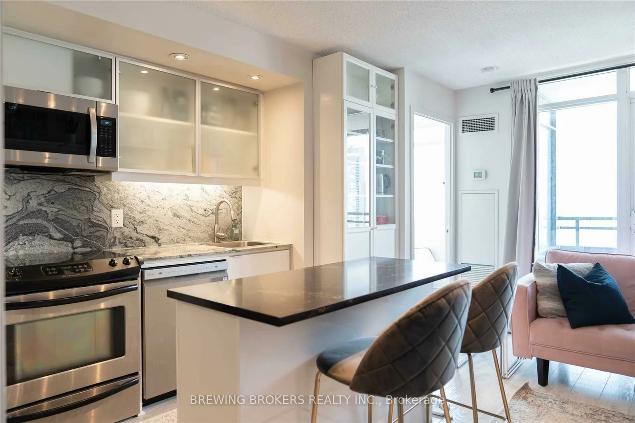 25, Telegram, Waterfront Communities C1, Toronto