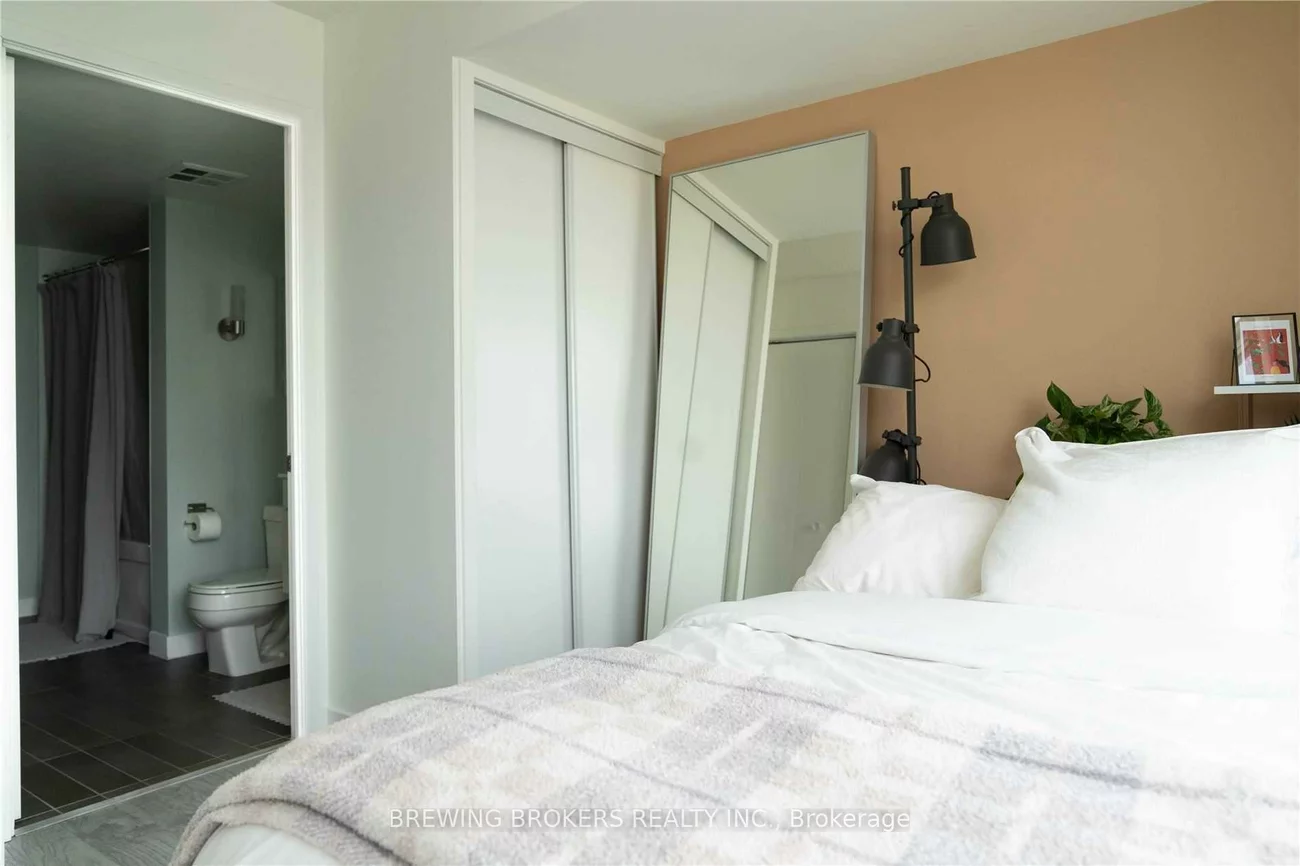 25, Telegram, Waterfront Communities C1, Toronto