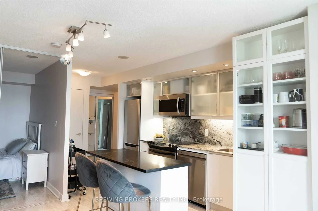 25, Telegram, Waterfront Communities C1, Toronto