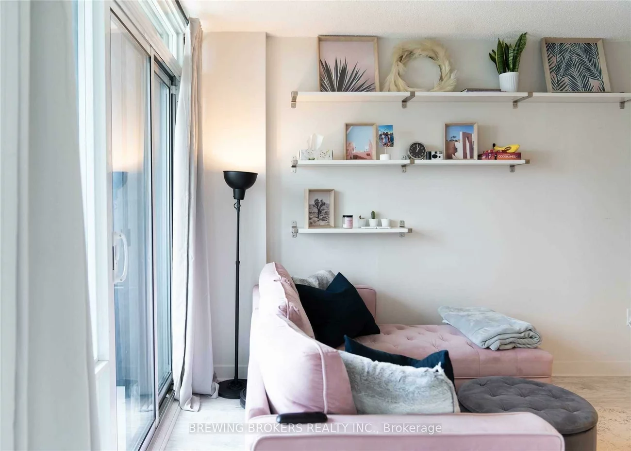 25, Telegram, Waterfront Communities C1, Toronto