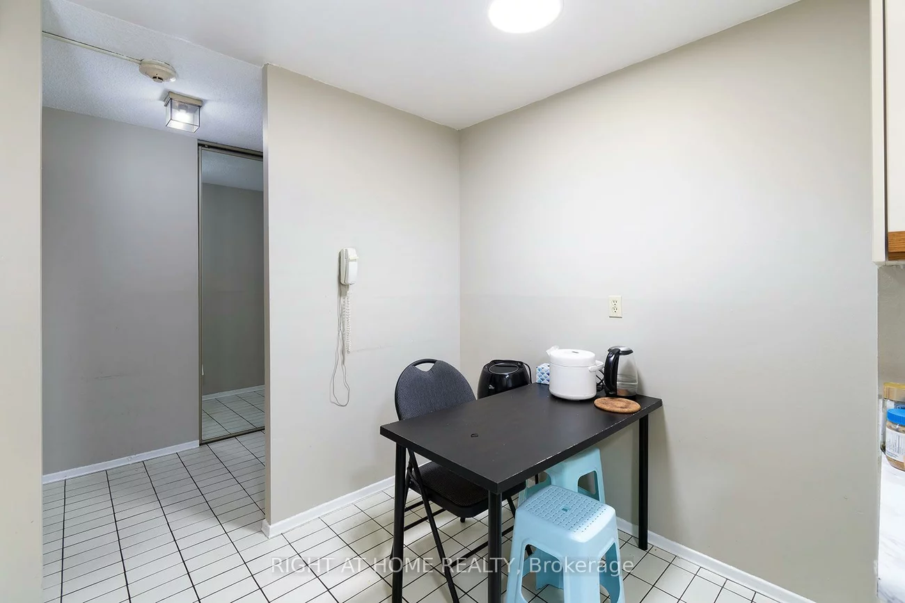 45, Carlton, Church-Yonge Corridor, Toronto