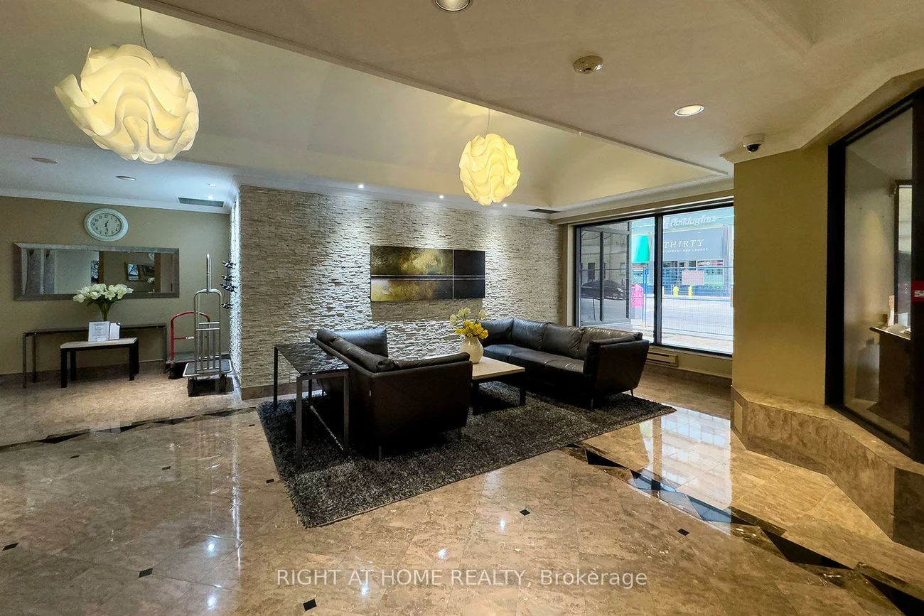 45, Carlton, Church-Yonge Corridor, Toronto