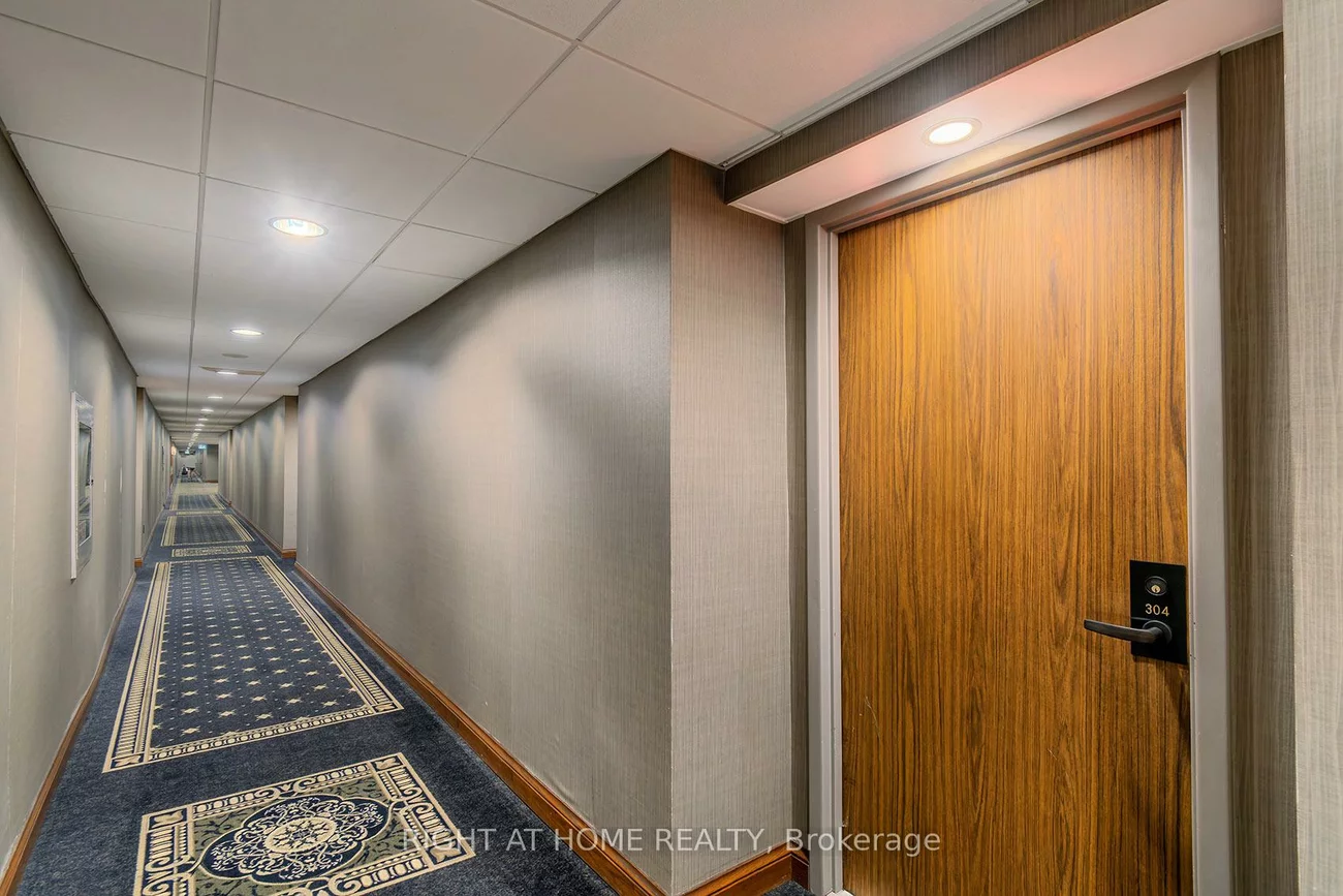 45, Carlton, Church-Yonge Corridor, Toronto