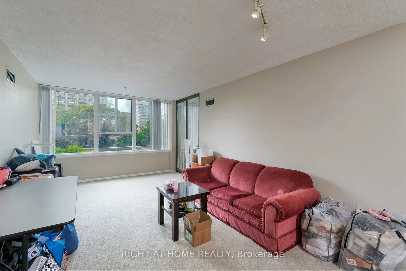 45, Carlton, Church-Yonge Corridor, Toronto