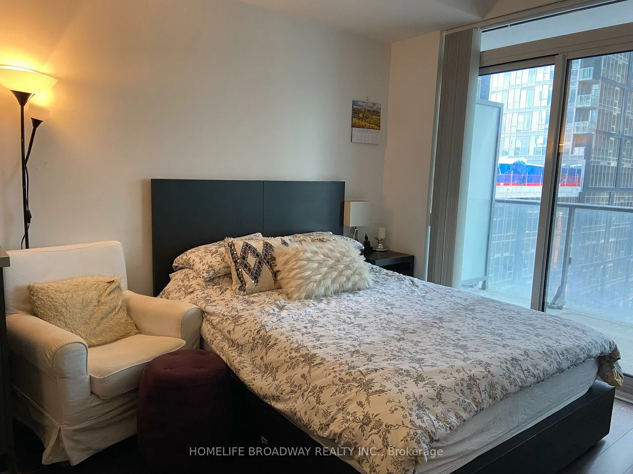 8, Mercer, Waterfront Communities C1, Toronto