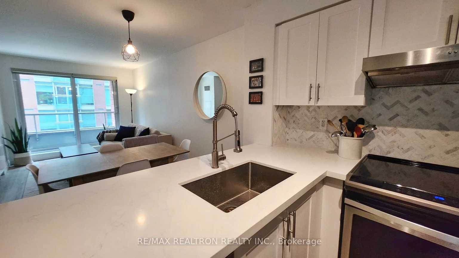 230, King, Moss Park, Toronto