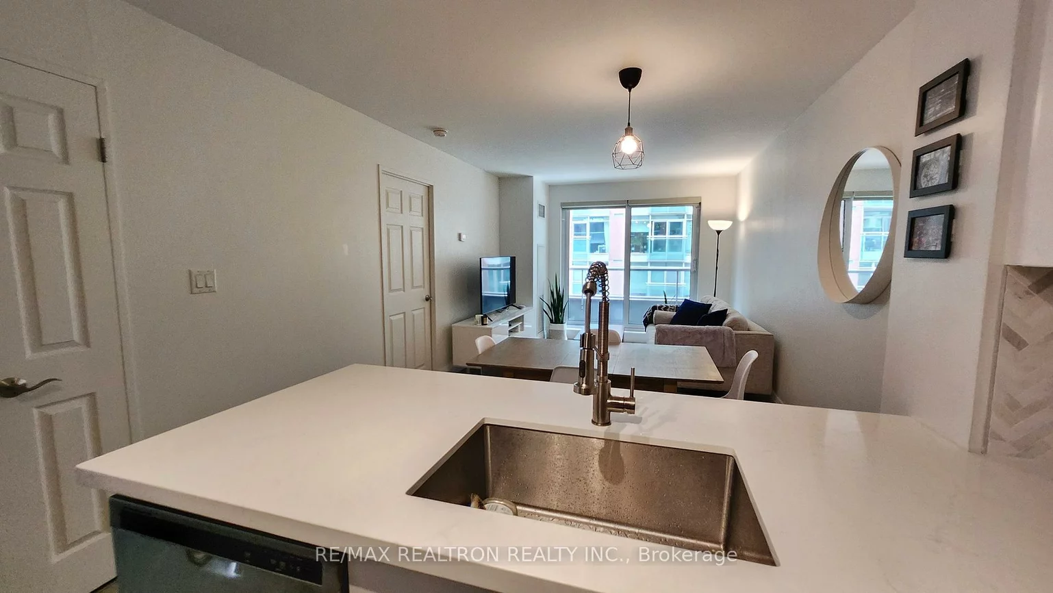 230, King, Moss Park, Toronto